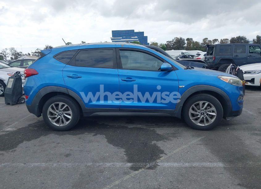 Photo 12 of 2016 Hyundai Tucson SE (VIN KM8J33A46GU154452)