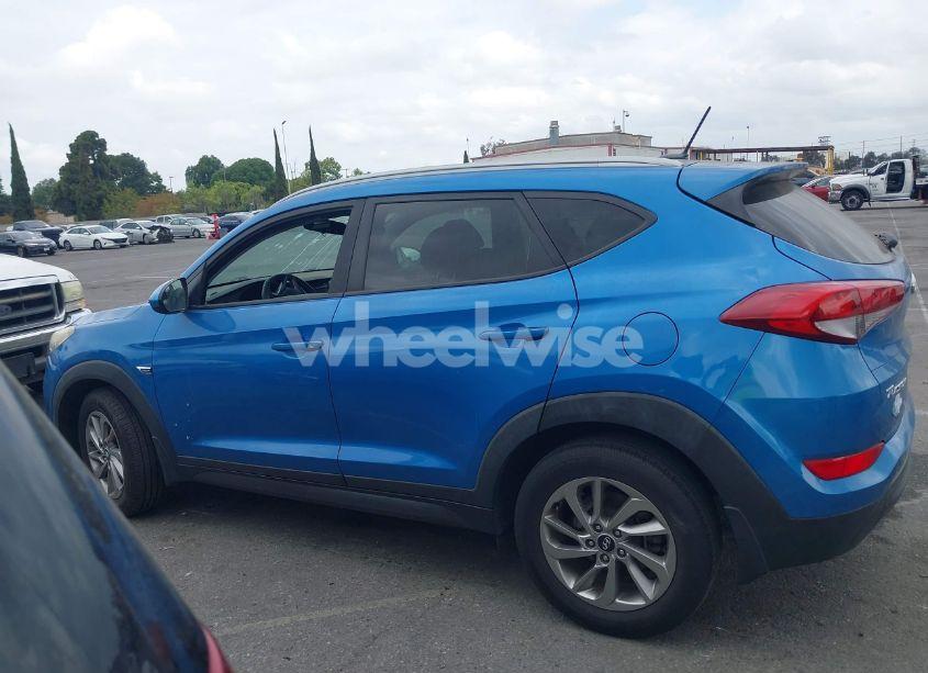 Photo 13 of 2016 Hyundai Tucson SE (VIN KM8J33A46GU154452)