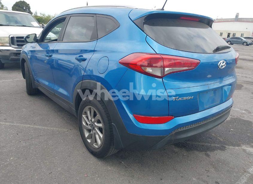 Photo 3 of 2016 Hyundai Tucson SE (VIN KM8J33A46GU154452)