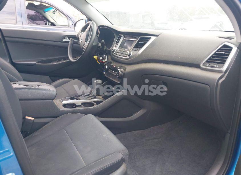 Photo 5 of 2016 Hyundai Tucson SE (VIN KM8J33A46GU154452)