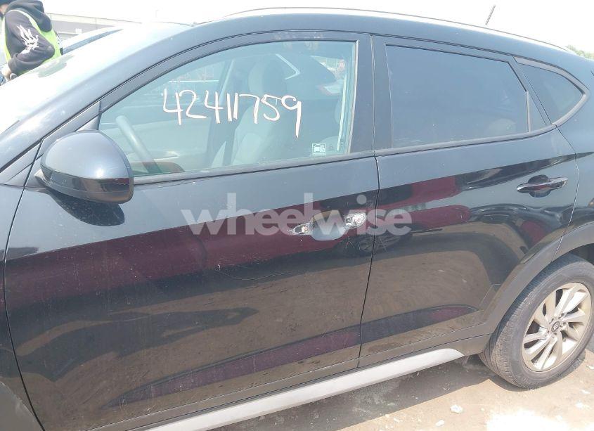 Photo 14 of 2017 Hyundai Tucson SE (VIN KM8J33A46HU450394)