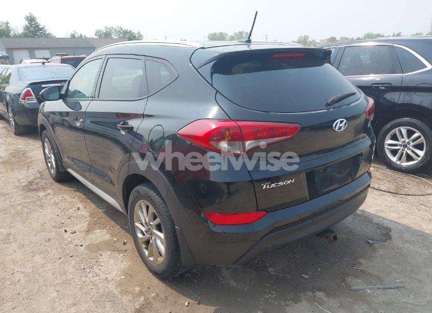 Photo 3 of 2017 Hyundai Tucson SE (VIN KM8J33A46HU450394)
