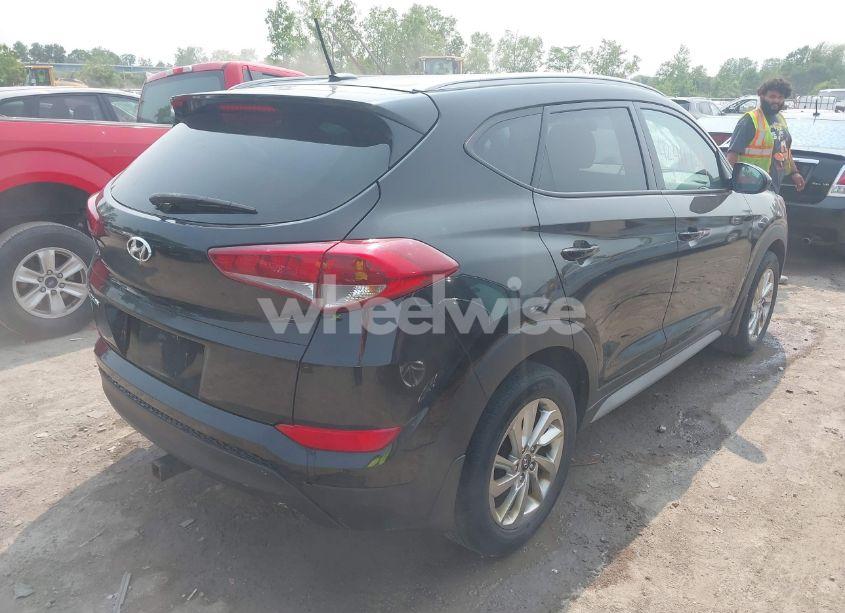 Photo 4 of 2017 Hyundai Tucson SE (VIN KM8J33A46HU450394)