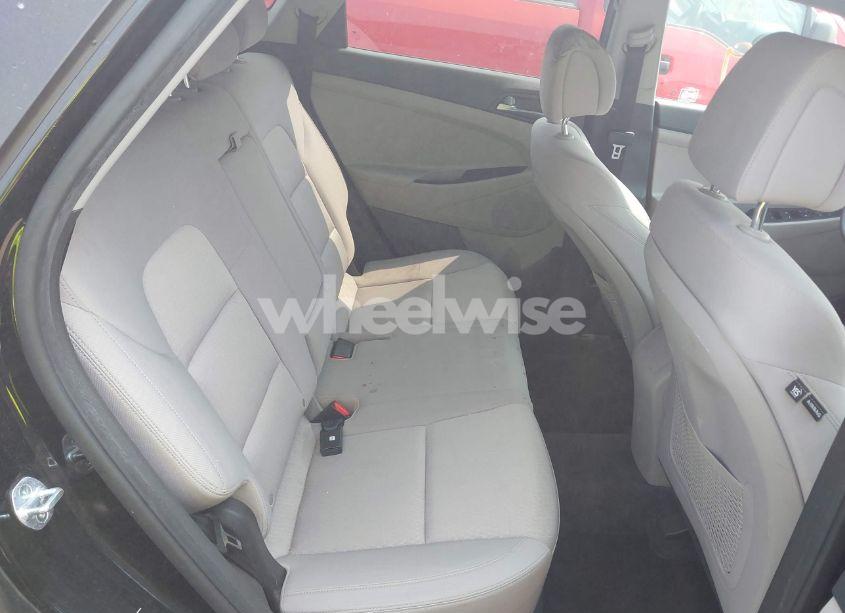 Photo 8 of 2017 Hyundai Tucson SE (VIN KM8J33A46HU450394)