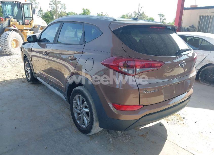 Photo 3 of 2017 Hyundai Tucson SE (VIN KM8J33A46HU489597)