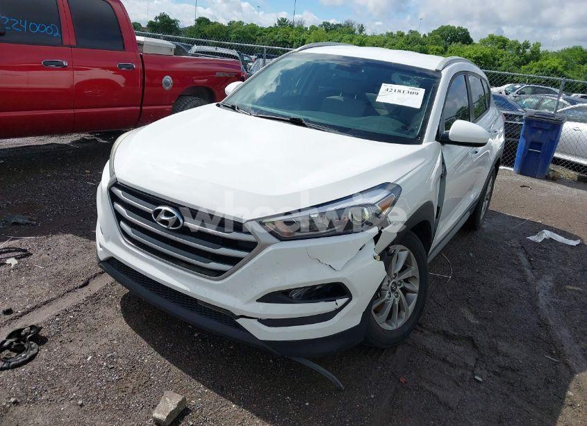 Photo 2 of 2018 Hyundai Tucson SEL (VIN KM8J33A46JU626916)
