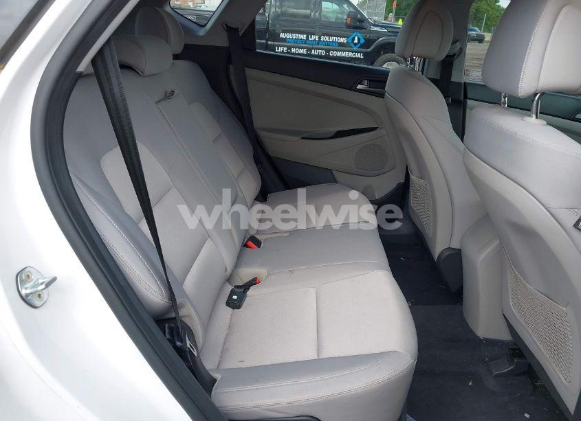 Photo 8 of 2018 Hyundai Tucson SEL (VIN KM8J33A46JU626916)