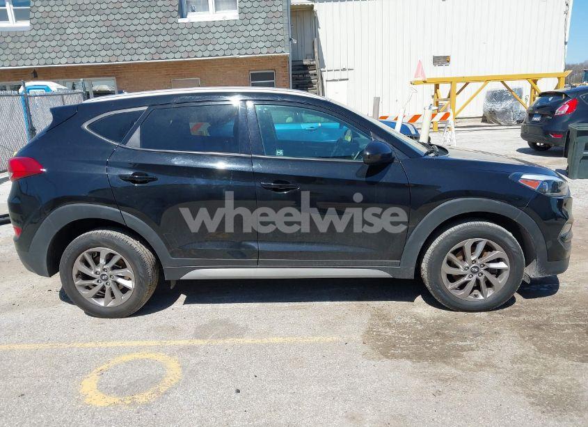 Photo 14 of 2018 Hyundai Tucson SEL (VIN KM8J33A46JU750989)