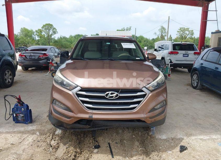 Photo 12 of 2017 Hyundai Tucson SE (VIN KM8J33A47HU419753)