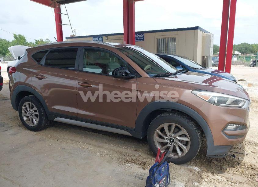 Photo 13 of 2017 Hyundai Tucson SE (VIN KM8J33A47HU419753)