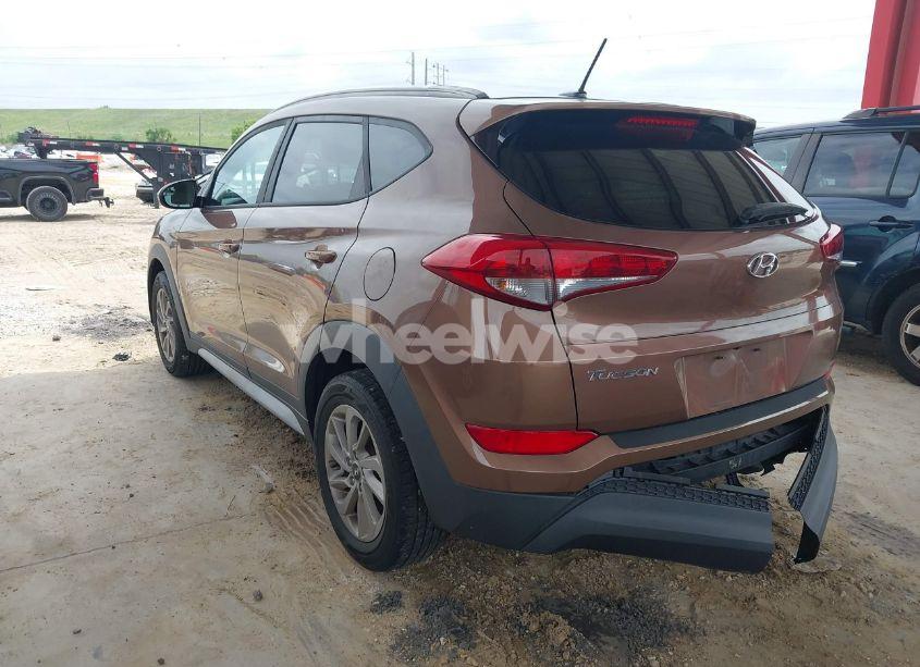 Photo 3 of 2017 Hyundai Tucson SE (VIN KM8J33A47HU419753)