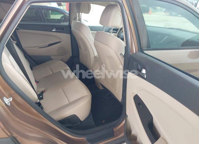 Photo 8 of 2017 Hyundai Tucson SE (VIN KM8J33A47HU419753)