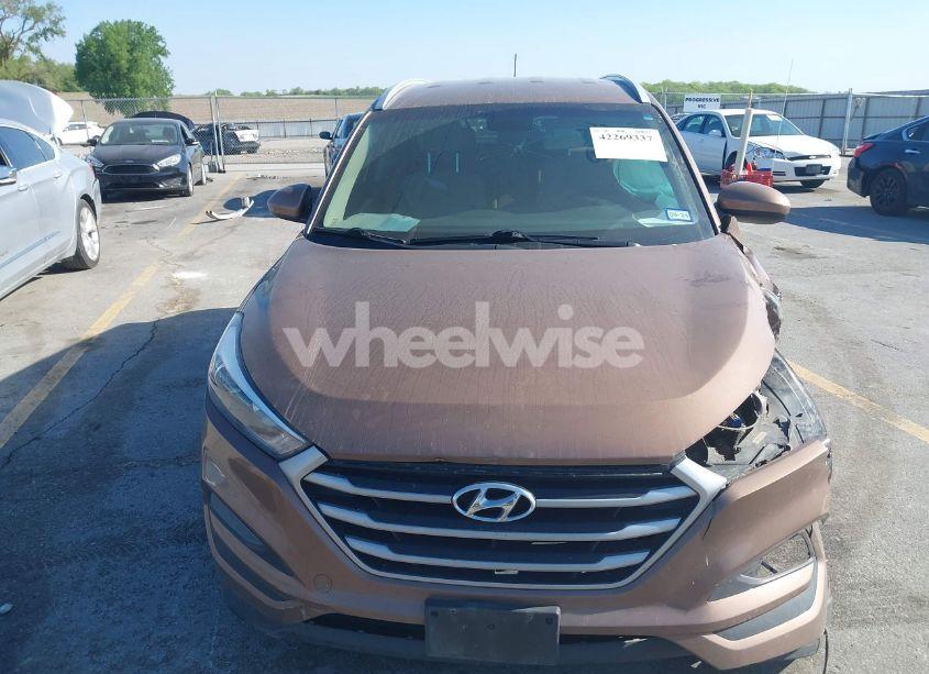 Photo 12 of 2017 Hyundai Tucson SE (VIN KM8J33A47HU485803)