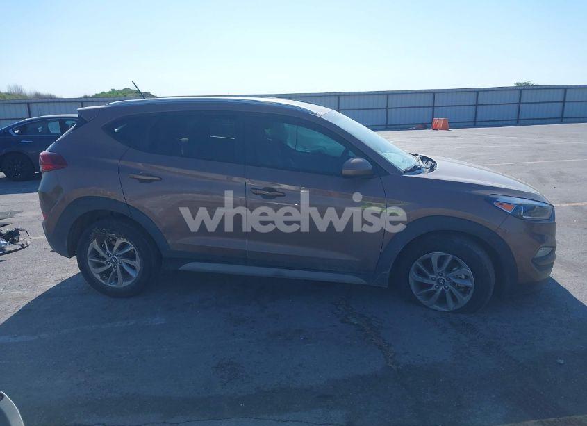 Photo 13 of 2017 Hyundai Tucson SE (VIN KM8J33A47HU485803)