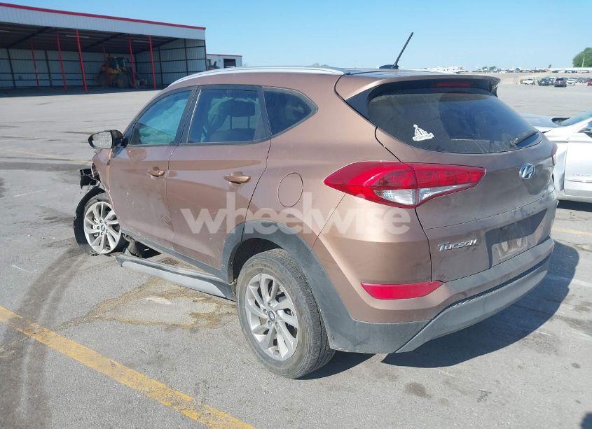 Photo 3 of 2017 Hyundai Tucson SE (VIN KM8J33A47HU485803)