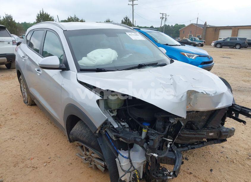 2016 Hyundai Tucson SE (VIN KM8J33A48GU116852) main photo