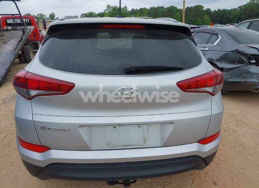 Photo 16 of 2016 Hyundai Tucson SE (VIN KM8J33A48GU116852)