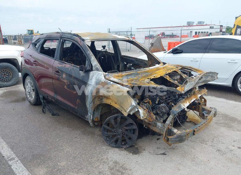 2016 Hyundai Tucson SE (VIN KM8J33A48GU207524) main photo