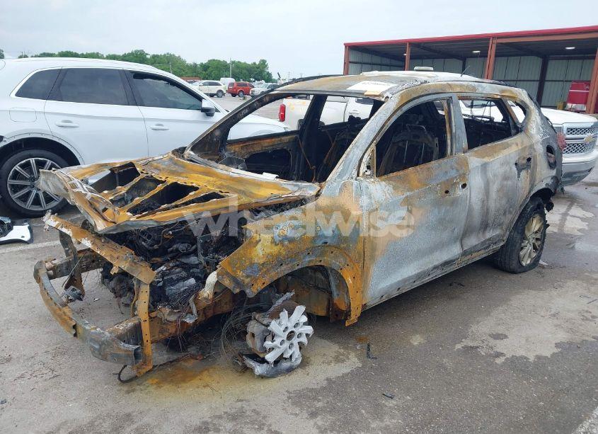 Photo 2 of 2016 Hyundai Tucson SE (VIN KM8J33A48GU207524)