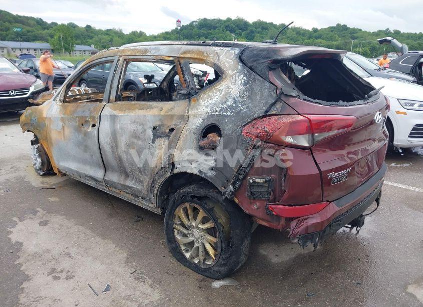 Photo 3 of 2016 Hyundai Tucson SE (VIN KM8J33A48GU207524)