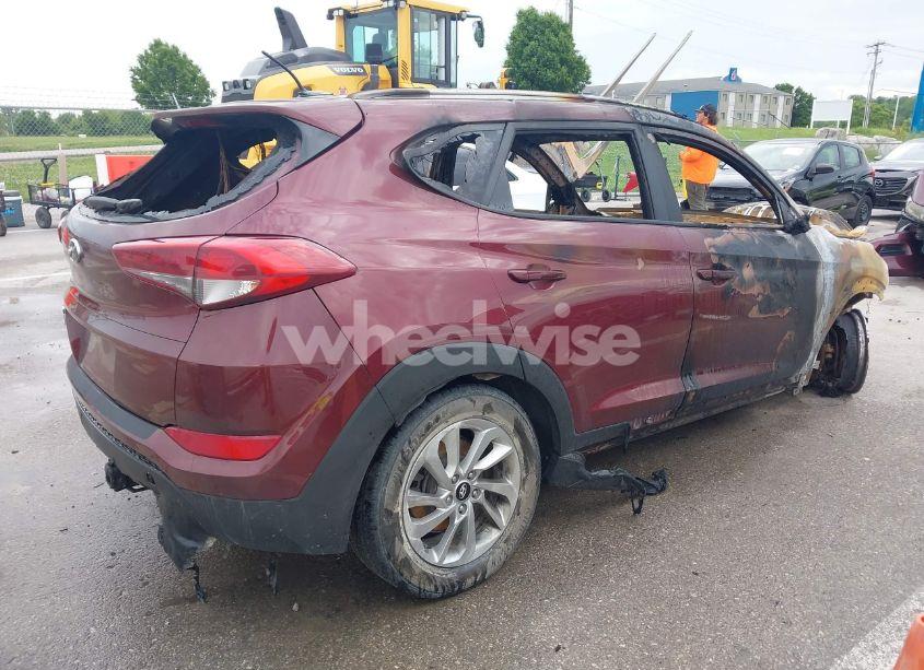 Photo 4 of 2016 Hyundai Tucson SE (VIN KM8J33A48GU207524)