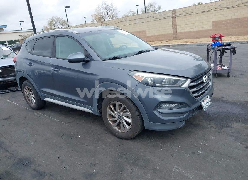 2018 Hyundai Tucson SEL (VIN KM8J33A48JU682789) main photo