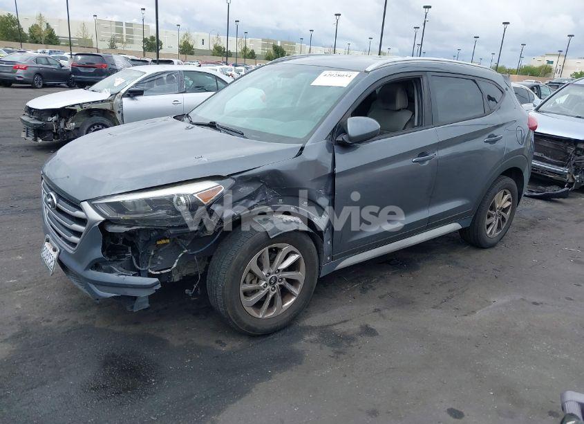 Photo 2 of 2018 Hyundai Tucson SEL (VIN KM8J33A48JU682789)