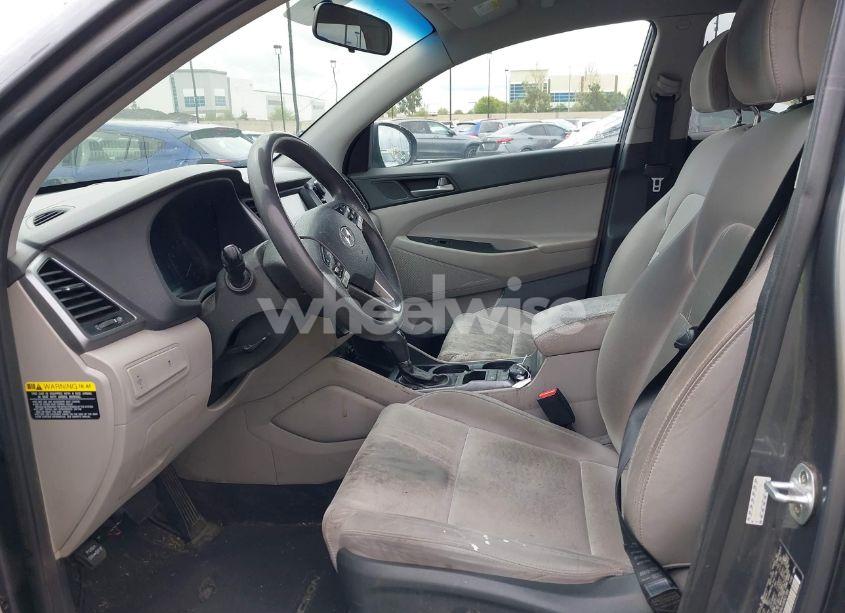 Photo 5 of 2018 Hyundai Tucson SEL (VIN KM8J33A48JU682789)