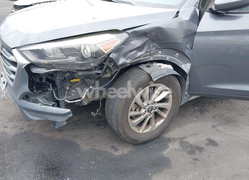 Photo 6 of 2018 Hyundai Tucson SEL (VIN KM8J33A48JU682789)