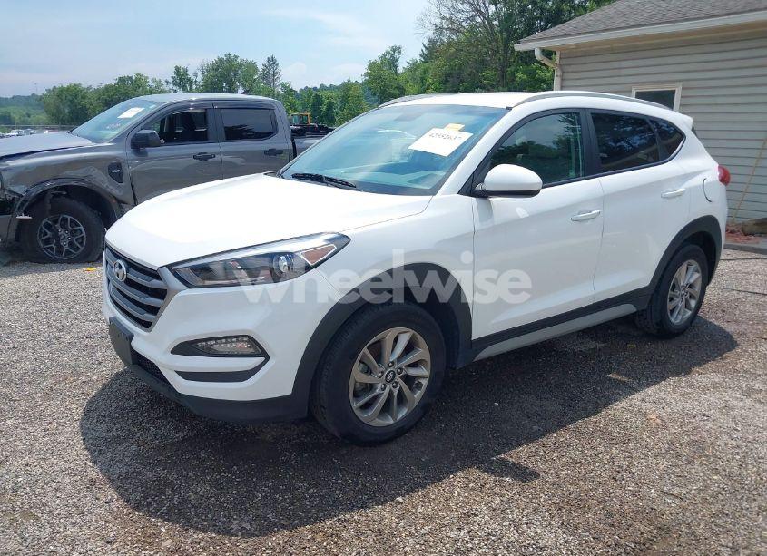 Photo 2 of 2018 Hyundai Tucson SEL (VIN KM8J33A48JU722983)