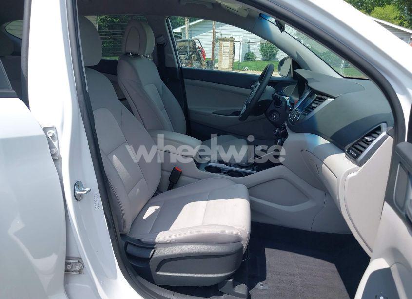 Photo 5 of 2018 Hyundai Tucson SEL (VIN KM8J33A48JU722983)