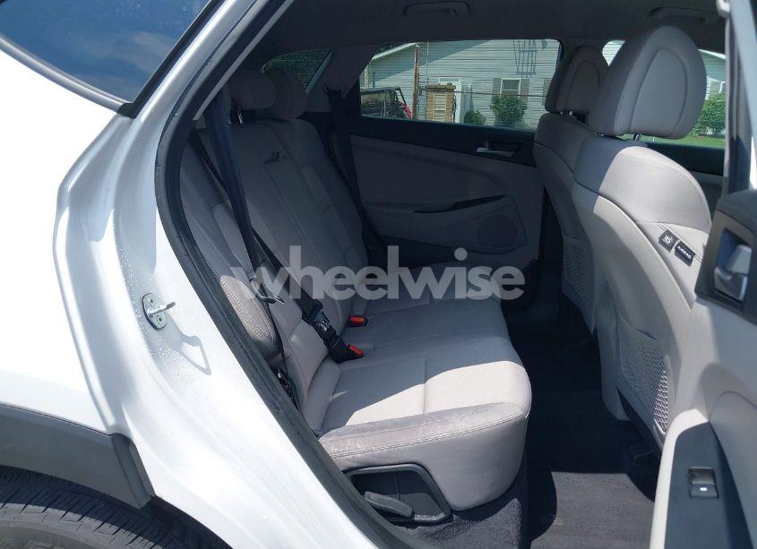 Photo 8 of 2018 Hyundai Tucson SEL (VIN KM8J33A48JU722983)