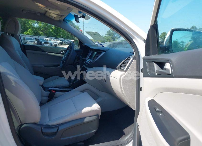 Photo 5 of 2018 Hyundai Tucson SEL (VIN KM8J33A49JU714004)