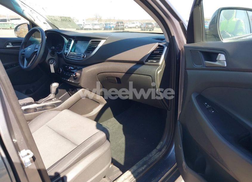 Photo 5 of 2018 Hyundai Tucson SEL (VIN KM8J33A49JU756480)