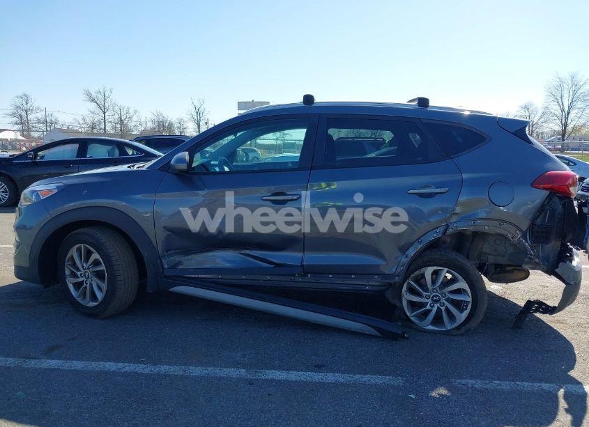 Photo 6 of 2018 Hyundai Tucson SEL (VIN KM8J33A49JU756480)