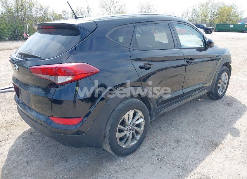 Photo 4 of 2016 Hyundai Tucson SE (VIN KM8J33A4XGU149335)