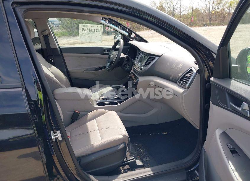 Photo 5 of 2016 Hyundai Tucson SE (VIN KM8J33A4XGU149335)