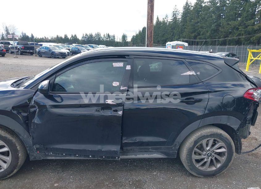 Photo 13 of 2017 Hyundai Tucson SE (VIN KM8J33A4XHU492339)