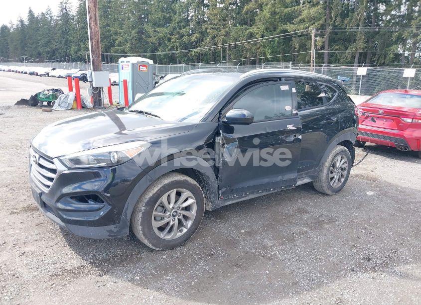 Photo 2 of 2017 Hyundai Tucson SE (VIN KM8J33A4XHU492339)