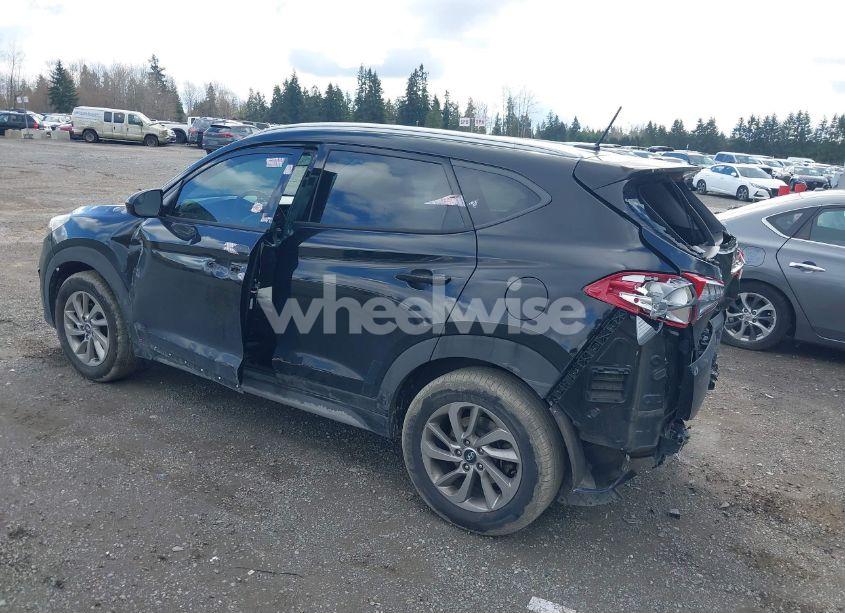 Photo 3 of 2017 Hyundai Tucson SE (VIN KM8J33A4XHU492339)