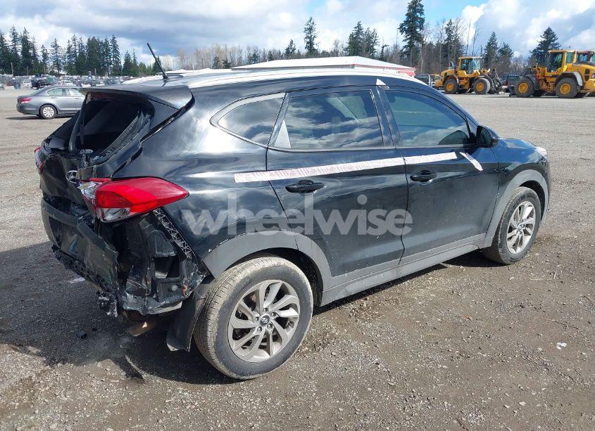 Photo 4 of 2017 Hyundai Tucson SE (VIN KM8J33A4XHU492339)