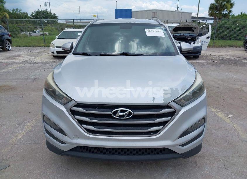 Photo 12 of 2018 Hyundai Tucson SEL (VIN KM8J33A4XJU660132)