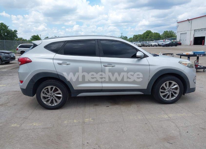 Photo 13 of 2018 Hyundai Tucson SEL (VIN KM8J33A4XJU660132)