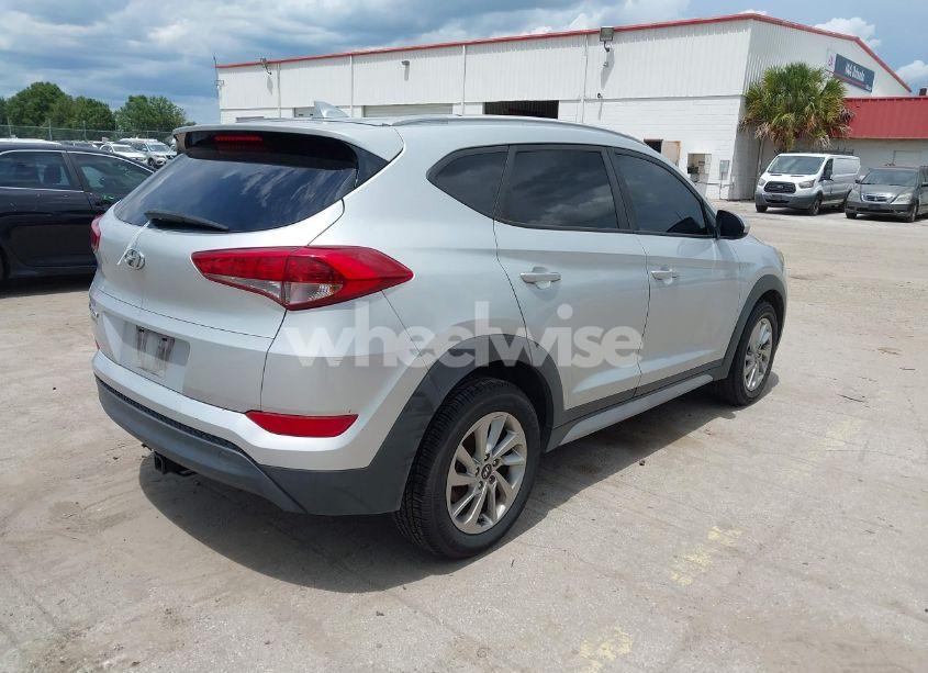 Photo 4 of 2018 Hyundai Tucson SEL (VIN KM8J33A4XJU660132)