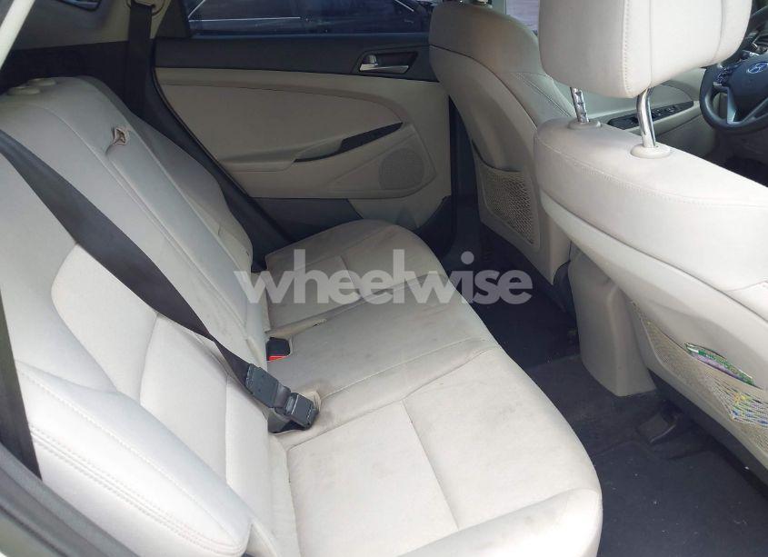 Photo 8 of 2018 Hyundai Tucson SEL (VIN KM8J33A4XJU660132)