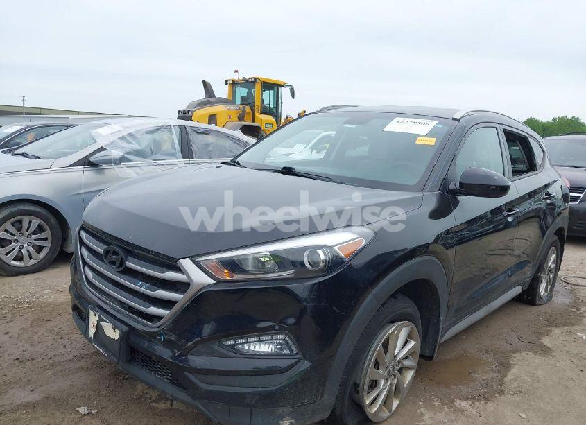 Photo 2 of 2018 Hyundai Tucson SEL (VIN KM8J33A4XJU683300)
