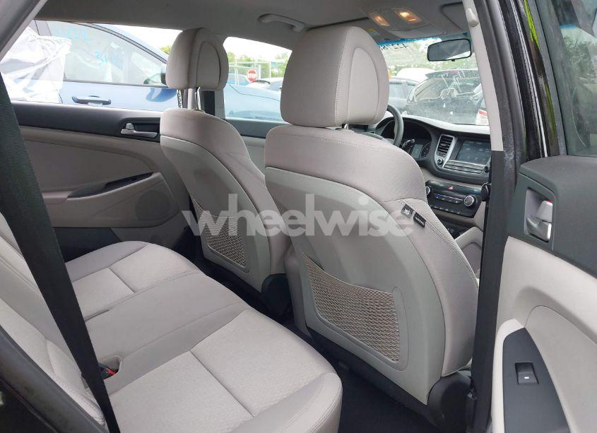 Photo 8 of 2018 Hyundai Tucson SEL (VIN KM8J33A4XJU683300)