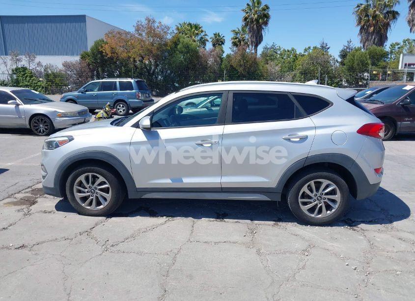 Photo 14 of 2018 Hyundai Tucson SEL (VIN KM8J33A4XJU717395)