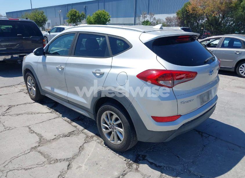 Photo 3 of 2018 Hyundai Tucson SEL (VIN KM8J33A4XJU717395)