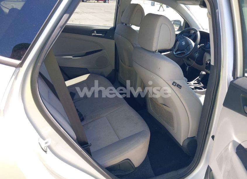 Photo 8 of 2018 Hyundai Tucson SEL (VIN KM8J33A4XJU717395)